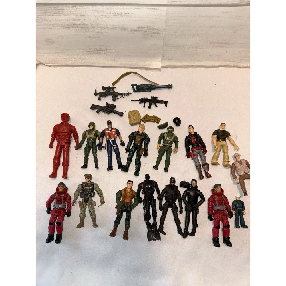Vintage Military Action Figure Lot‎ Mixed Soldiers Divers Weapons Accessories